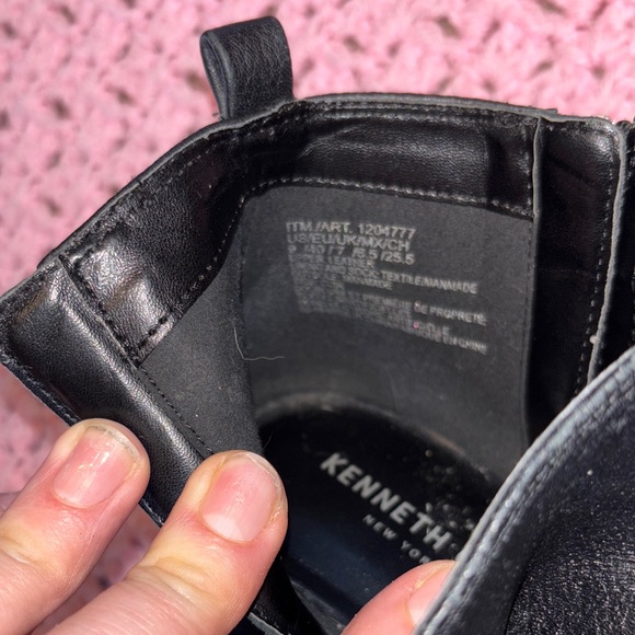 Kenneth Cole Sleek Black Leather Booties - Picture 8 of 11